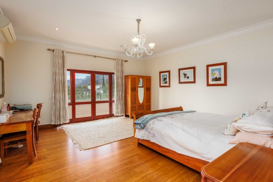 5 Bedroom Property for Sale in Val De Vie Estate Western Cape